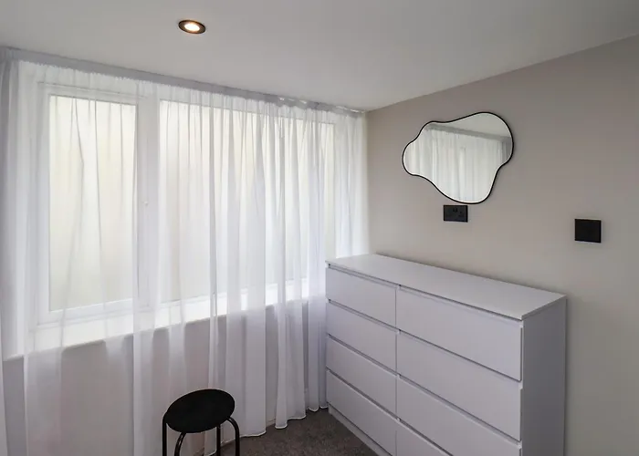 Apt 1 Hunter\'S Quay