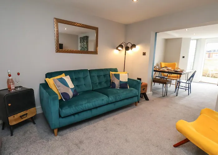 Apt 1 Hunter\'S Quay